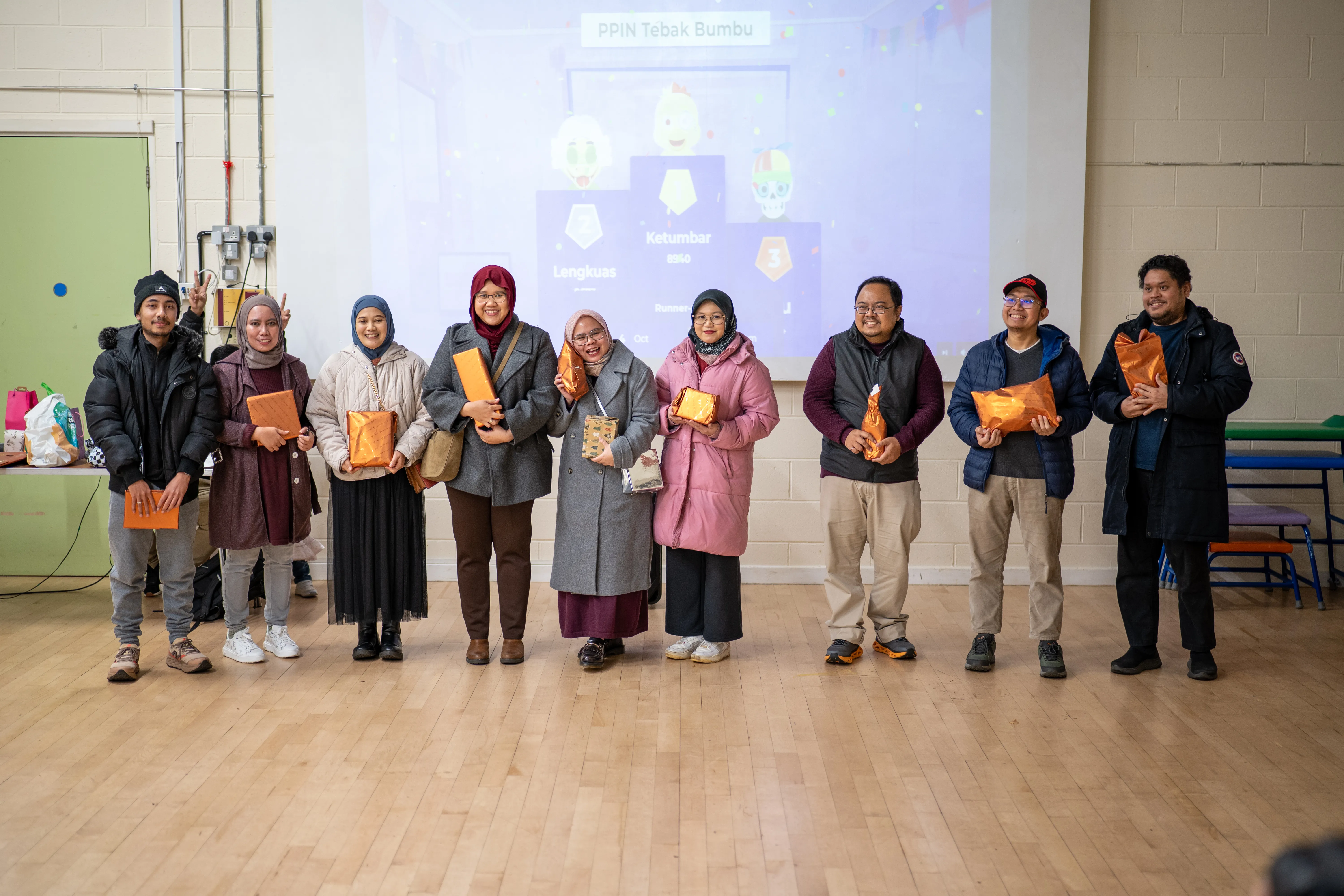 Winter Gathering - Image 44