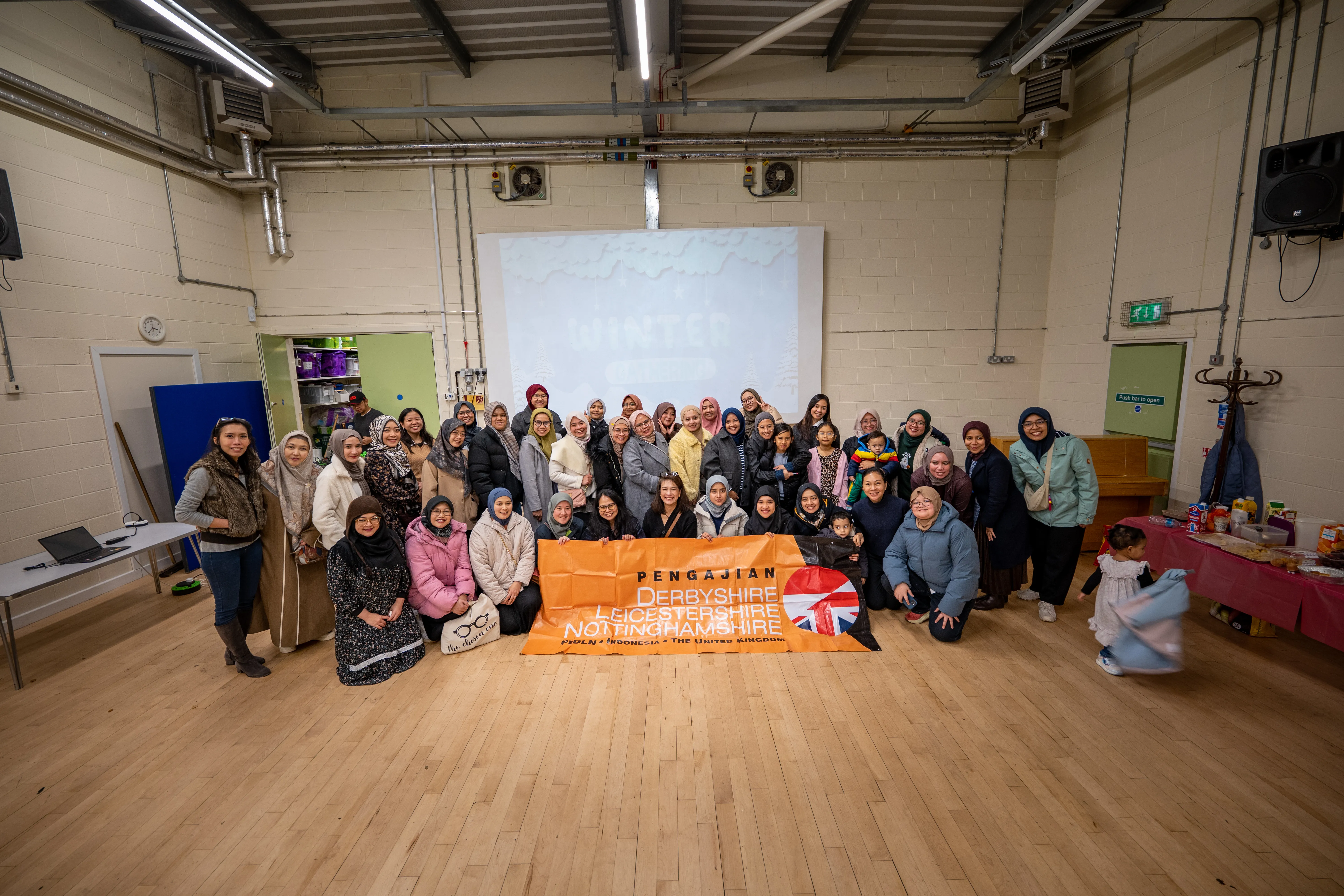 Winter Gathering - Image 91